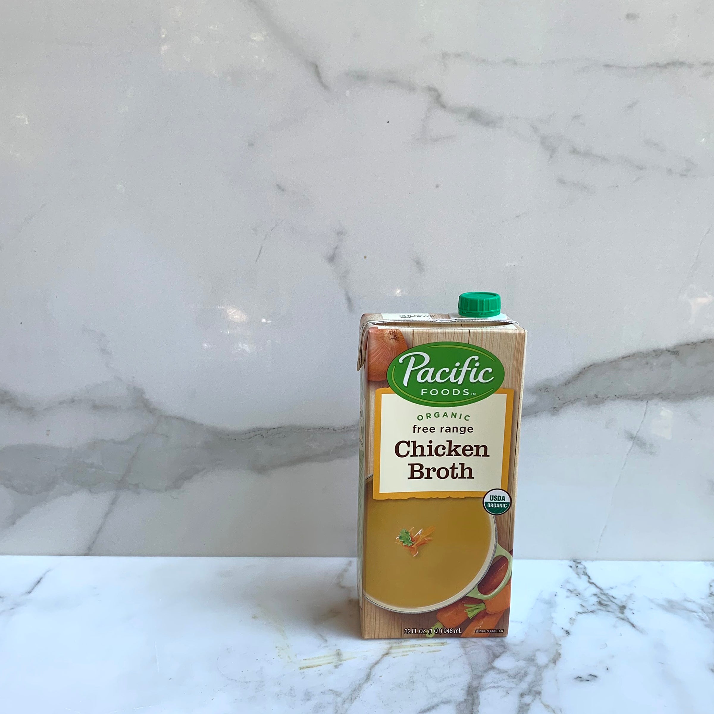 PACIFIC Organic Chicken Broth 1qt.